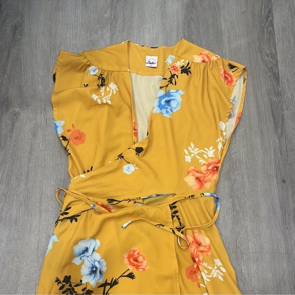 SELFIE LESLIE * azealia mustard floral wrap dress size med - Picture 4 of 7